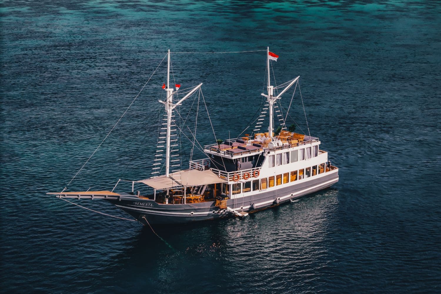 Semesta Voyages